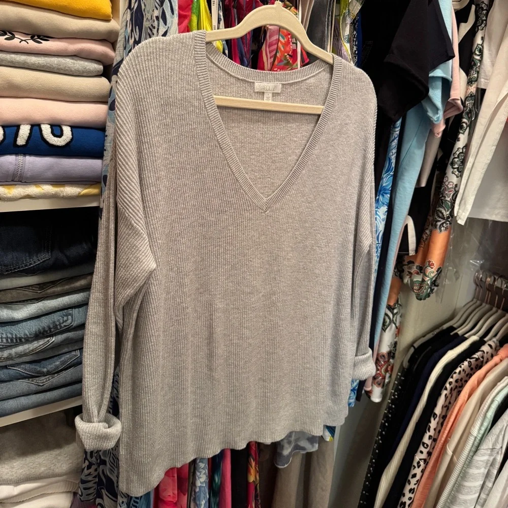Abound Gray V-Neck Relaxed Sweater Soft Knit